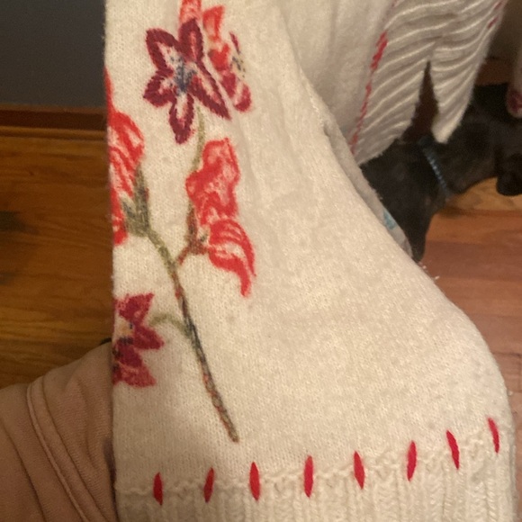 Sleeping on Snow Sweater - Picture 3 of 7